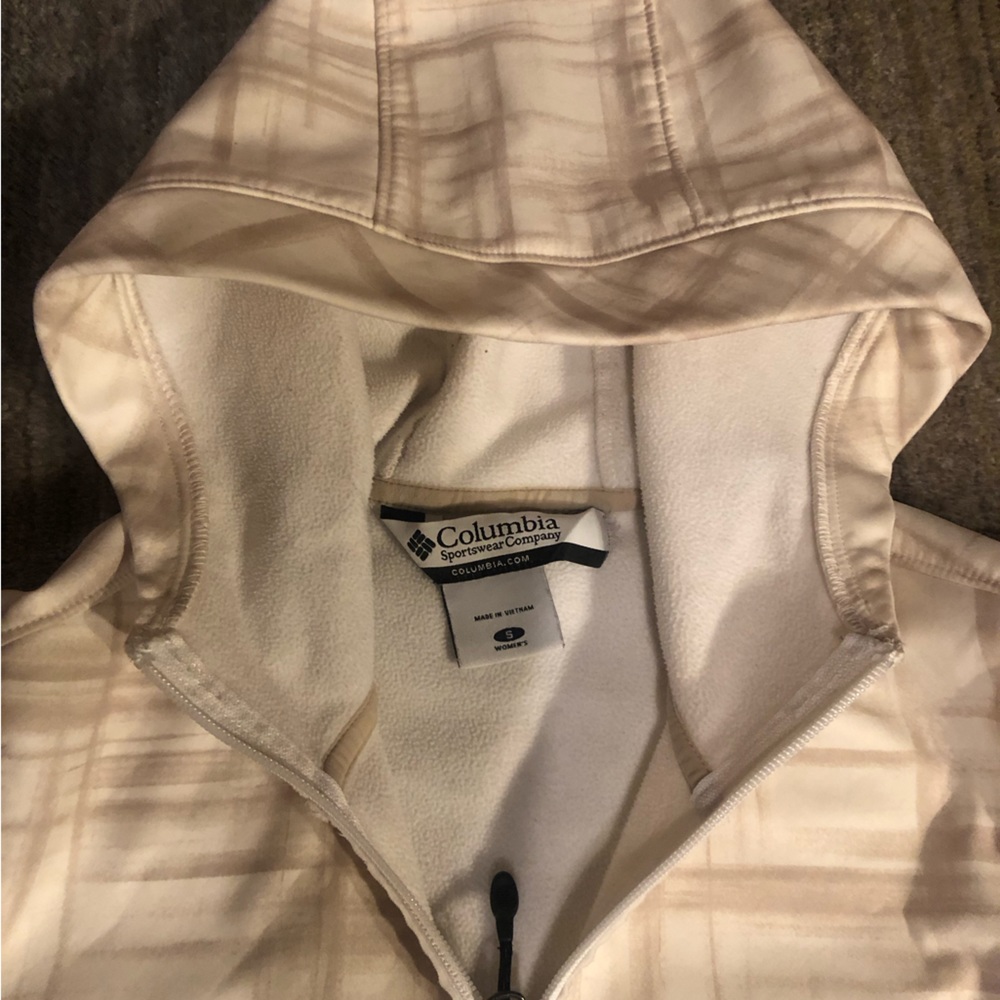 Women’s Columbia rain coat